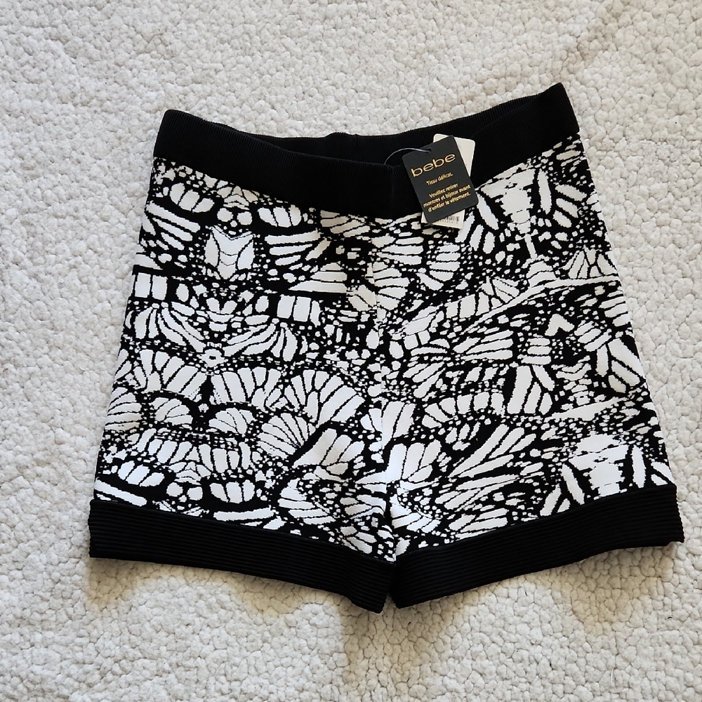Bebe High Waist Black and White Butterfly Short Shorts with Graffiti Print Sz M